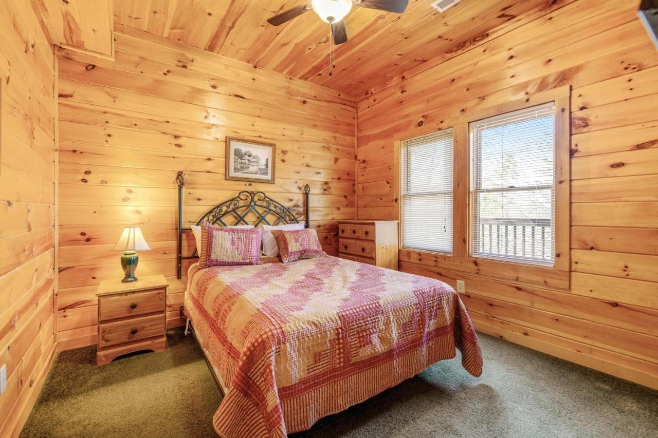 Papaw's Bear Den Villa Pigeon Forge Bagian luar foto