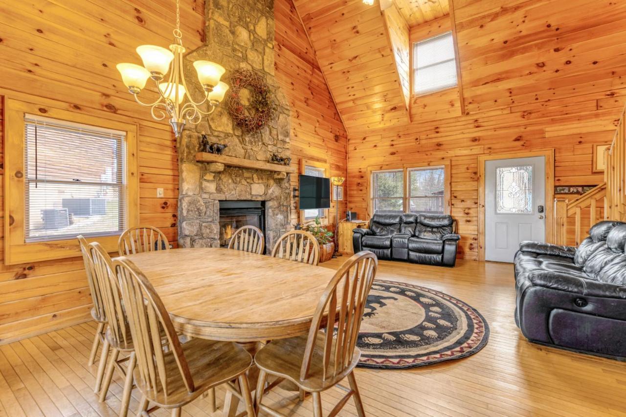 Papaw's Bear Den Villa Pigeon Forge Bagian luar foto