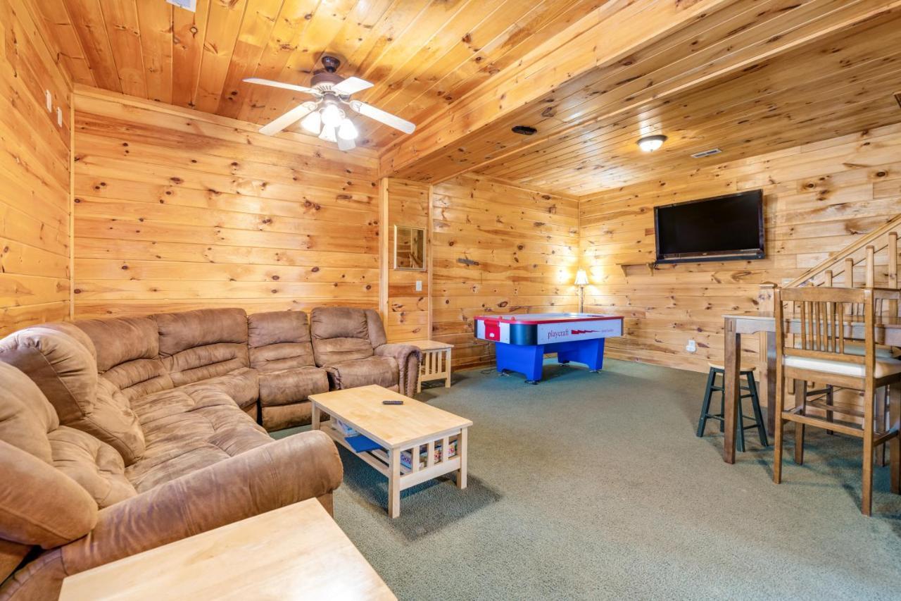 Papaw's Bear Den Villa Pigeon Forge Bagian luar foto